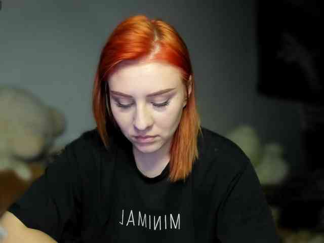 RedheadDevil webcam
