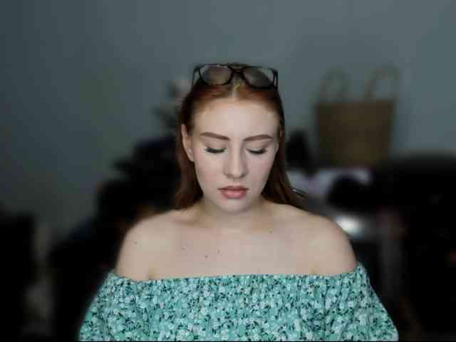 RedheadDevil webcam