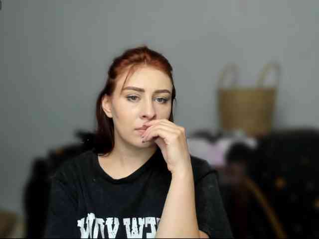 RedheadDevil webcam