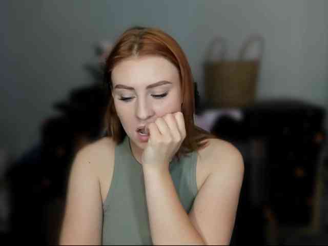 RedheadDevil webcam