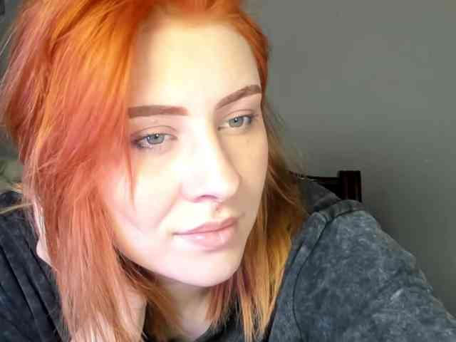 RedheadDevil webcam