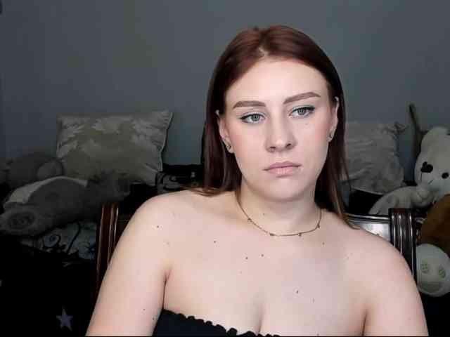 RedheadDevil webcam