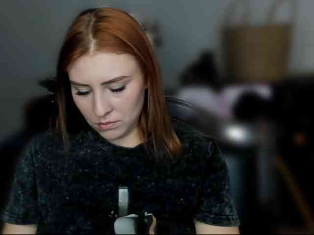 RedheadDevil webcam