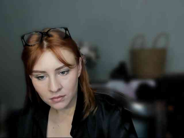 RedheadDevil webcam