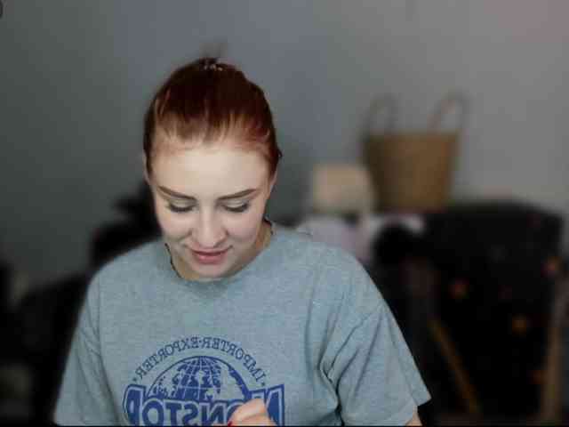 RedheadDevil webcam