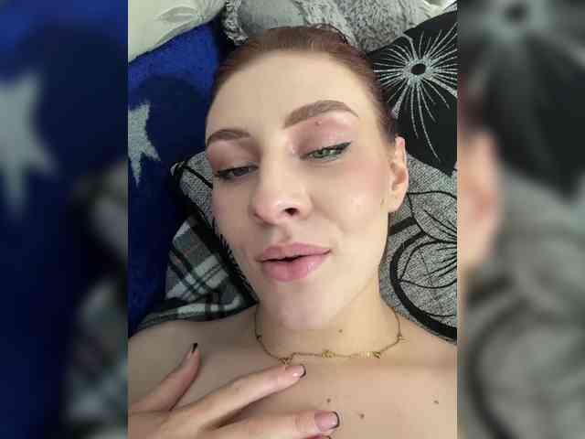 RedheadDevil webcam
