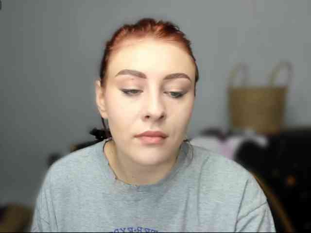 RedheadDevil webcam