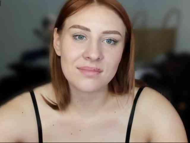 RedheadDevil webcam