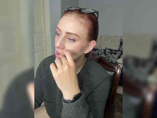 RedheadDevil webcam