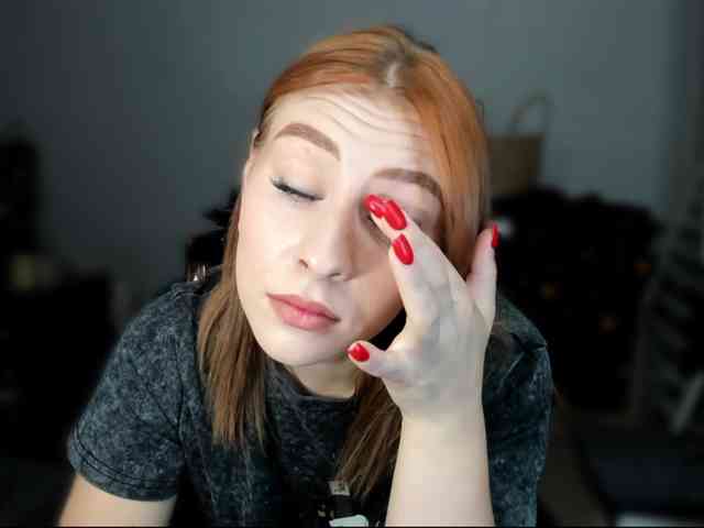 RedheadDevil webcam