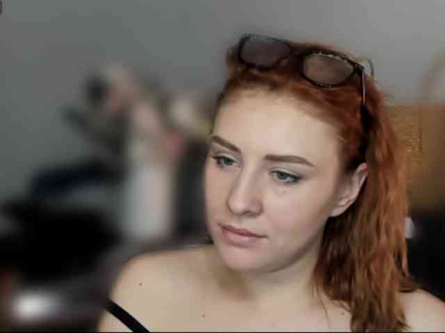 RedheadDevil webcam