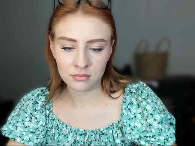 RedheadDevil webcam