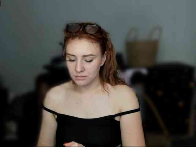 RedheadDevil webcam