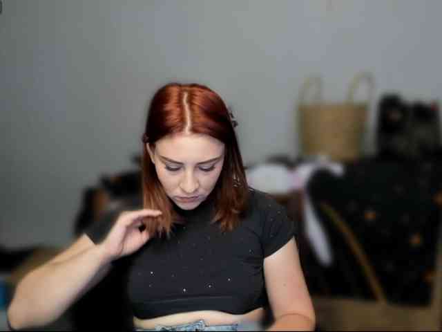 RedheadDevil webcam