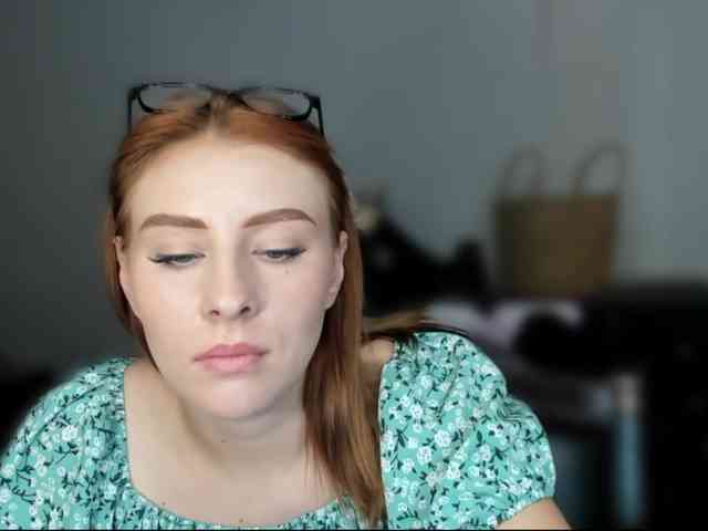 RedheadDevil webcam