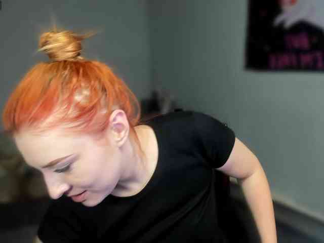 RedheadDevil webcam