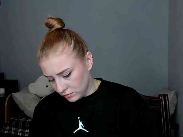 RedheadDevil webcam