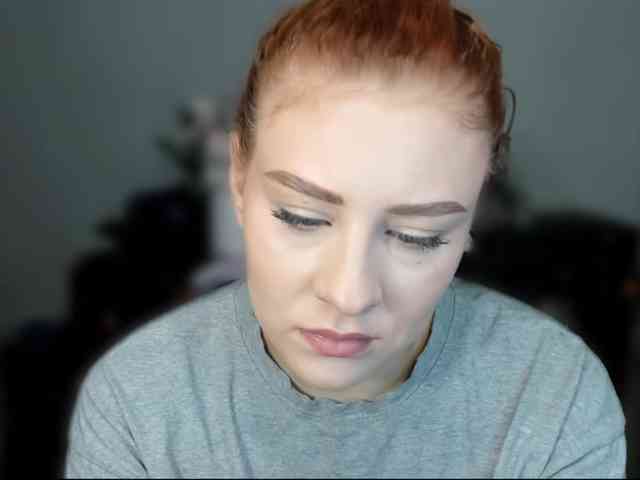 RedheadDevil webcam
