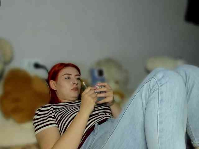 RedheadDevil webcam