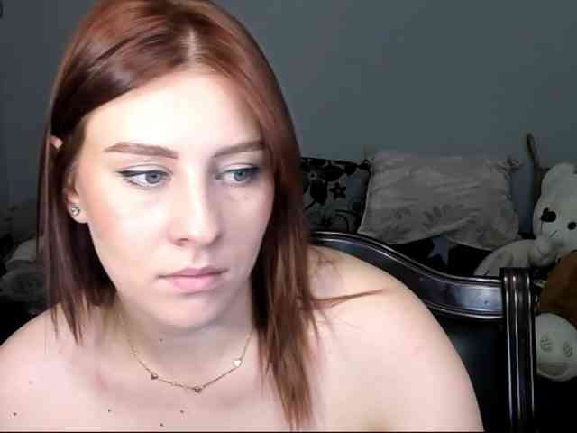 RedheadDevil webcam
