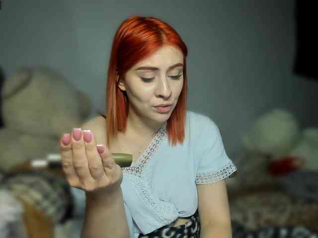 RedheadDevil webcam