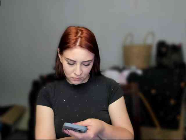 RedheadDevil webcam