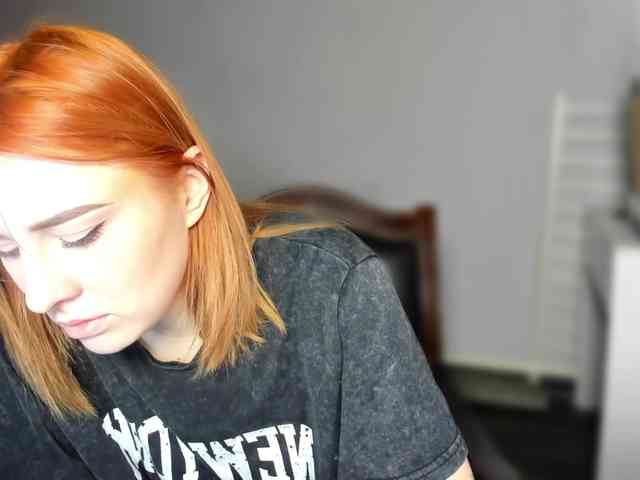 RedheadDevil webcam