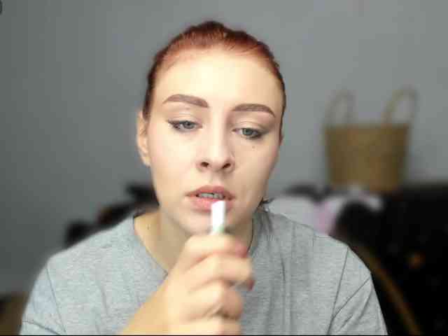 RedheadDevil webcam