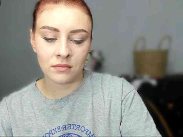 RedheadDevil webcam