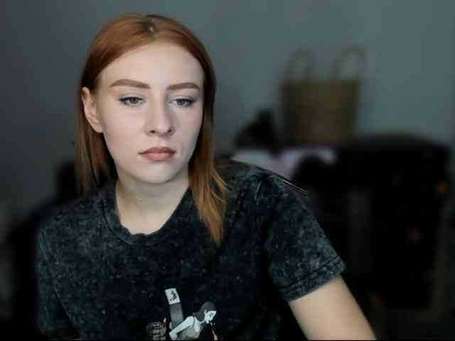 RedheadDevil webcam