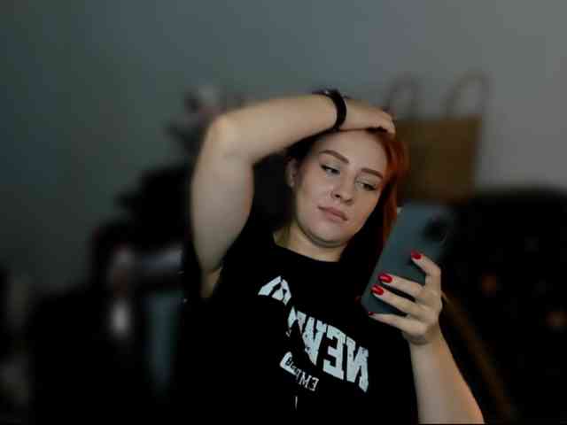 RedheadDevil webcam