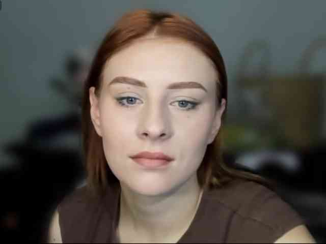 RedheadDevil webcam