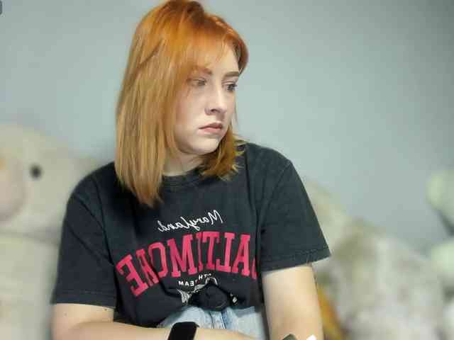 RedheadDevil webcam