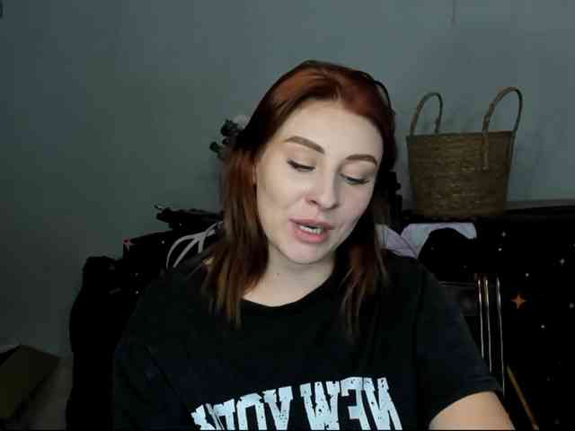 RedheadDevil webcam