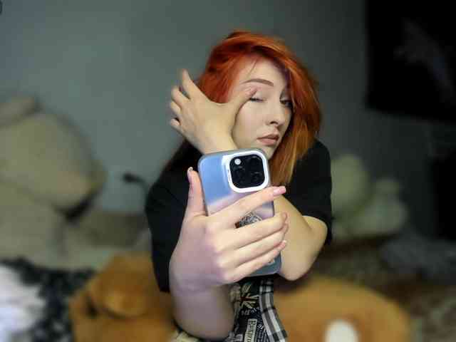 RedheadDevil webcam