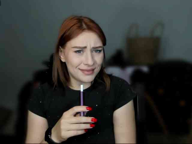 RedheadDevil webcam