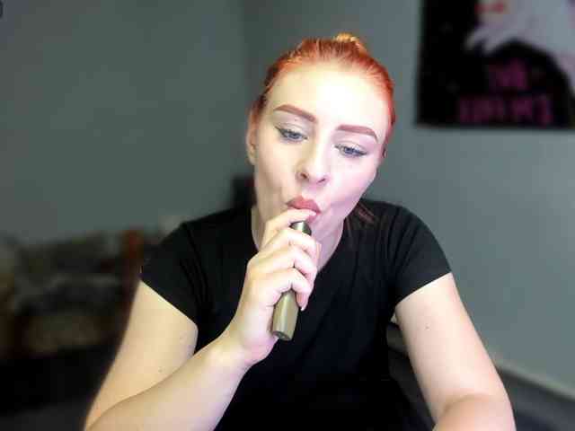 RedheadDevil webcam