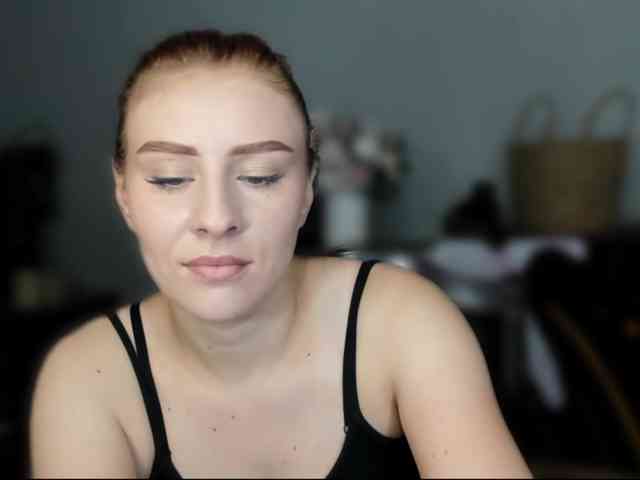 RedheadDevil webcam