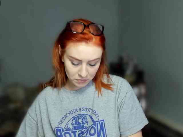 RedheadDevil webcam