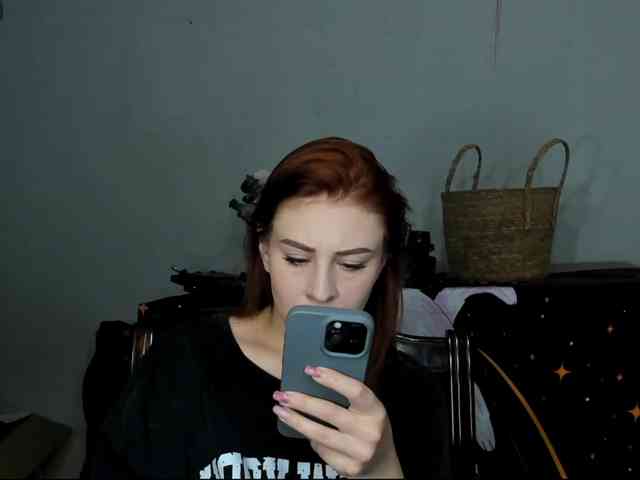 RedheadDevil webcam