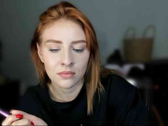 RedheadDevil webcam