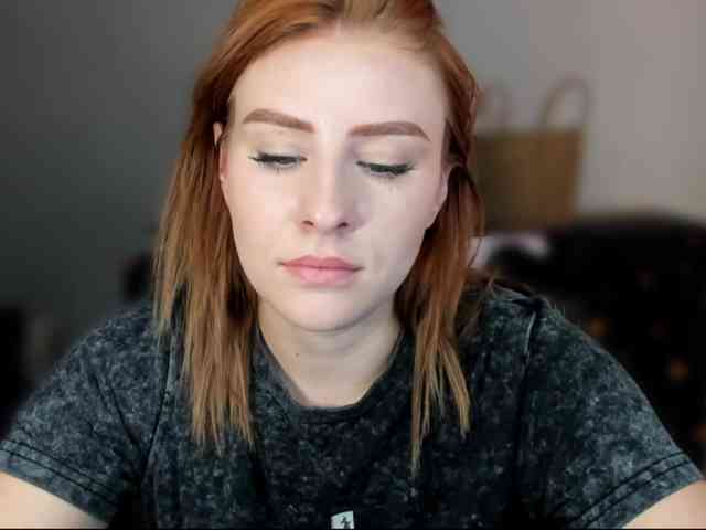 RedheadDevil webcam