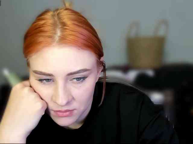 RedheadDevil webcam