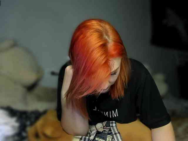 RedheadDevil webcam