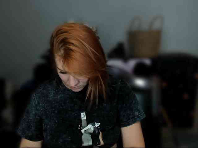 RedheadDevil webcam
