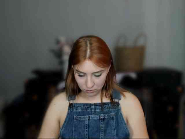 RedheadDevil webcam