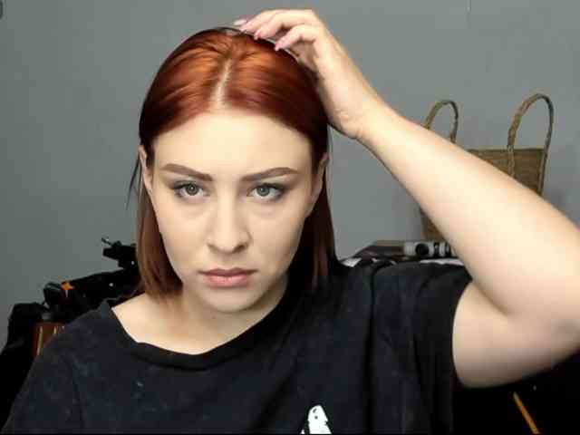 RedheadDevil webcam