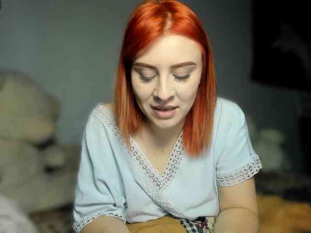 RedheadDevil webcam