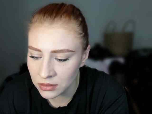 RedheadDevil webcam
