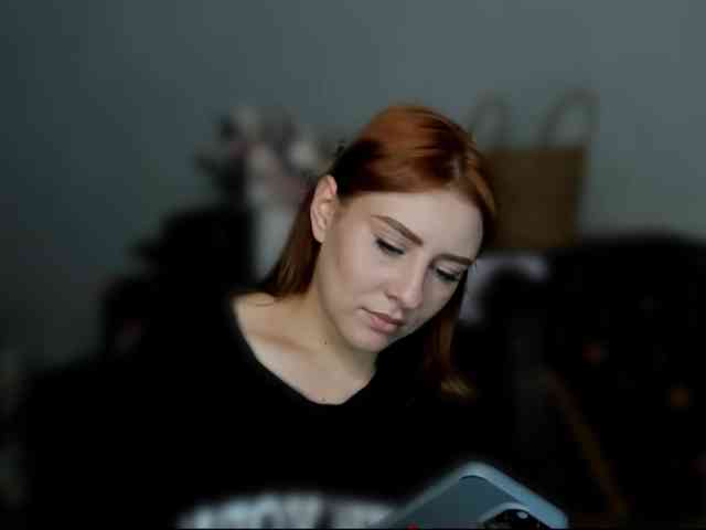 RedheadDevil webcam
